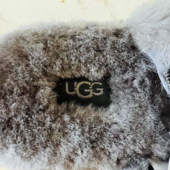 UGG AUSTRALIA Grey Fuzz Yeah Slide Slippers - US 7 - Picture 3 of 9